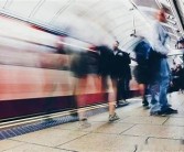 《跨越亚洲与欧洲的爱恋：一段复杂而动人的情感故事》
