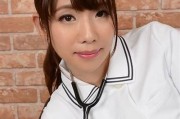 亚洲制服丝袜中文一区: 精致制服魅力丝袜展现
