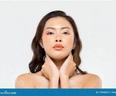 亚洲成年美女一区二区三: 优雅迷人的亚洲女性风采
