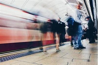 《跨越亚洲与欧洲的爱恋：一段复杂而动人的情感故事》