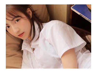亚洲女同失禁一区: 探索女性情感与身体的交融