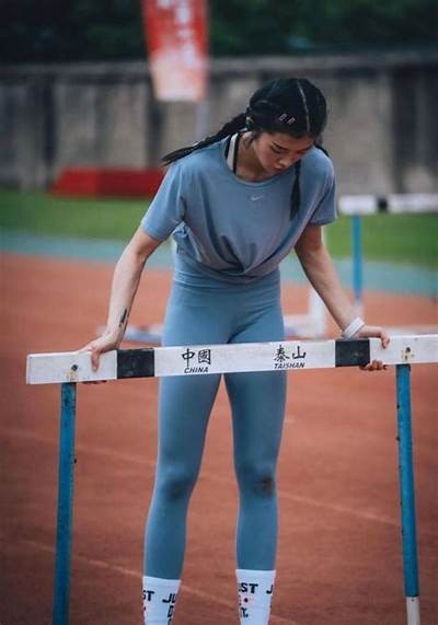 亚洲走光一区: 意外之美与时尚的碰撞